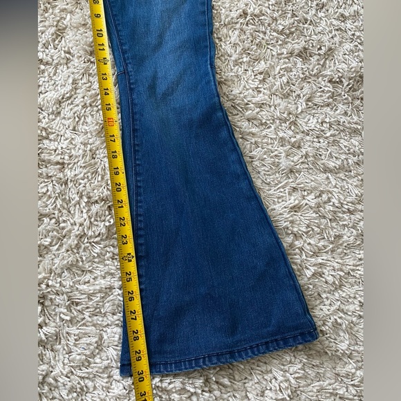 Kenneth Cole reaction flare jeans sz8 - Picture 6 of 7